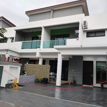 48 悠之处no . 48, Persiaran Alam Impian 3 Villa Riadah Alam Impian Pangkor, 32300 Pangkor , Perak. Pekan Pangkor Exteriör bild